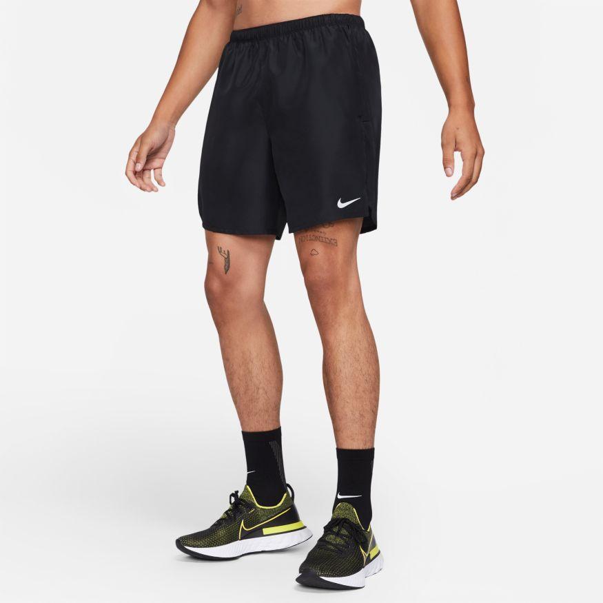 Pantalón corto Nike Challenger de 7 pulgadas para hombre