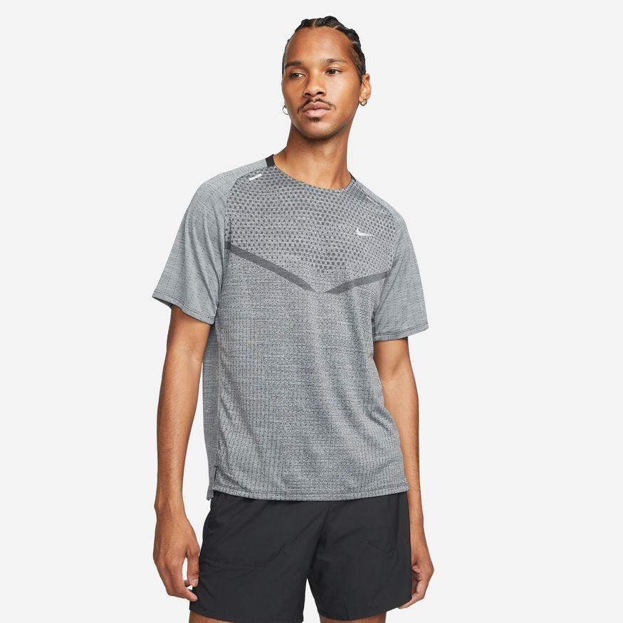 Camiseta Nike TechKnit Ultra de manga corta para hombre