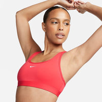 Sujetador deportivo Nike Swoosh Light Support sin relleno para mujer