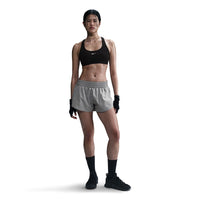 Pantalones cortos Nike One de tiro medio de 7,6 cm para mujer