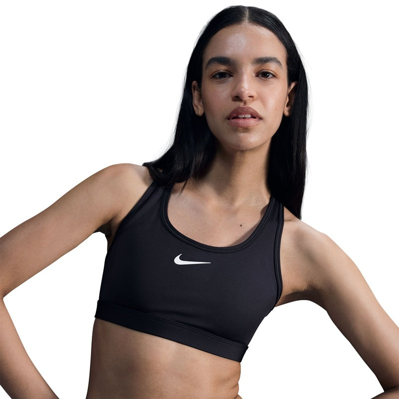 Sujetador deportivo acolchado de sujeción media Nike Swoosh para mujer