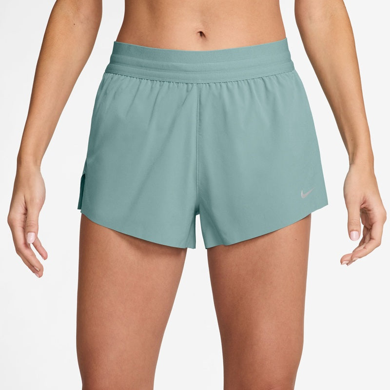 Pantalones cortos de running Nike Swift de tiro medio de 2,5" para mujer