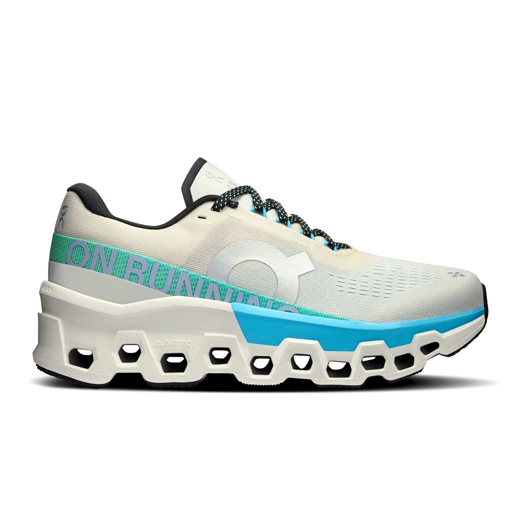 Mujeres en Cloudmonster 2