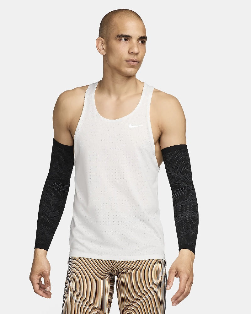 Nike Zoned Knit Arm Sleeves – Runners Plus